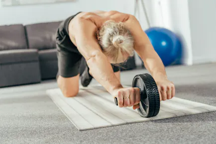 腹筋ローラーの使い方を徹底解説 膝コロや立ちコロなど Kencoco ケンココ 腹筋ローラーの使い方を徹底解説 膝コロや立ちコロなど Kencoco ケンココ