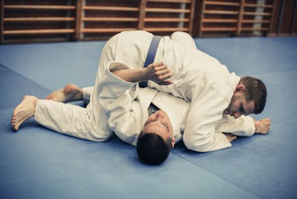 柔道 締め技のルールとは 基本的な締め技や上達のコツ Kencoco ケンココ 柔道 締め技のルールとは 基本的な締め技や上達のコツ Kencoco ケンココ