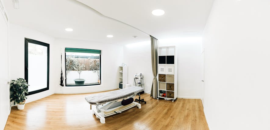 整体師は儲かる 正社員や独立開業した場合の平均年収や収入を増やすポイントを解説 Kencoco ケンココ 整体師は儲かる 正社員や独立開業した場合の平均年収や収入を増やすポイントを解説 Kencoco ケンココ