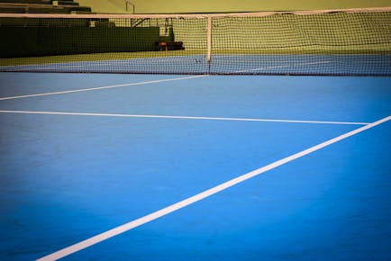 テニスの ハードコート にはどのような特徴があるの 戦い方や有効的なショットをご紹介 Kencoco ケンココ テニスの ハードコート にはどのような特徴があるの 戦い方や有効的なショットをご紹介 Kencoco ケンココ