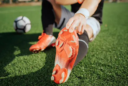 徹底解説 サッカー選手がすべきストレッチのメニューとは 練習前 クールダウン 風呂上がりなど場面ごとに解説 Kencoco ケンココ