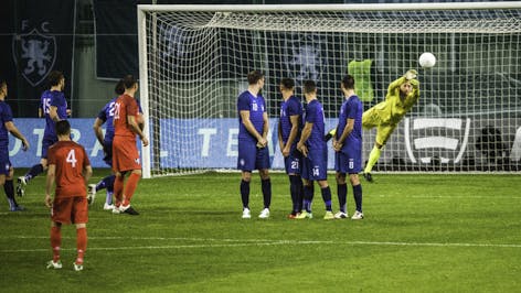 W杯での全得点の43 がフリーキックから サッカーで最も重要なセットプレーであるフリーキックを徹底解説 壁の作り方や枚数などの守り方も Kencoco ケンココ