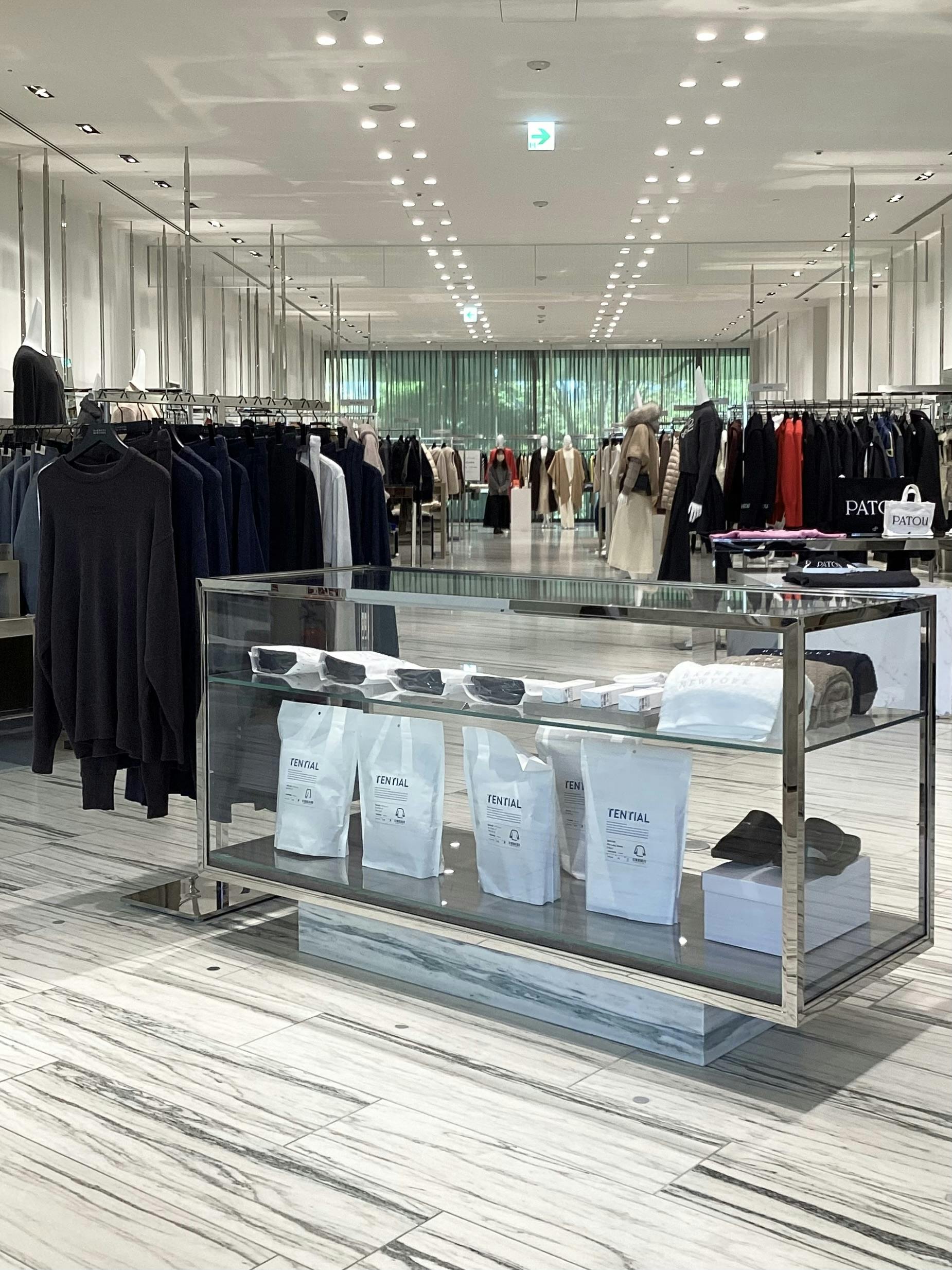 バーニーズ ニューヨーク六本木店画像